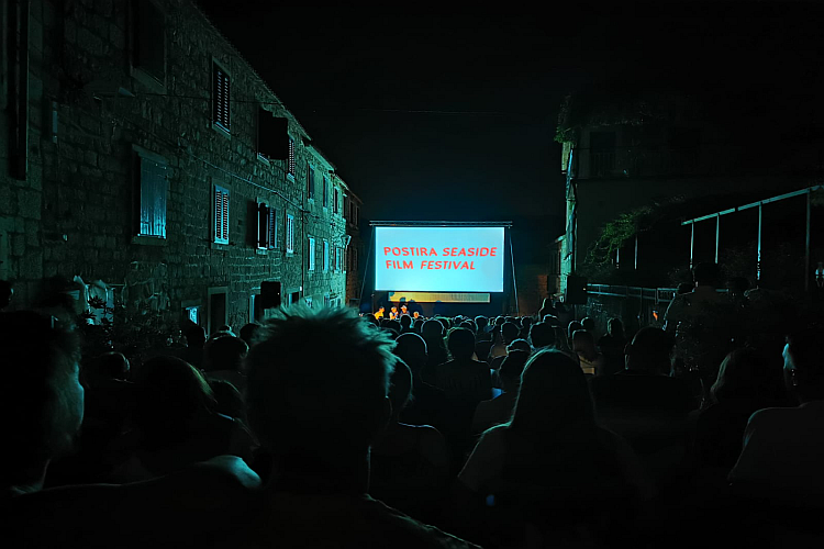 Postira Seaside Film Festival 2025 – otočko kino pod zvijezdama